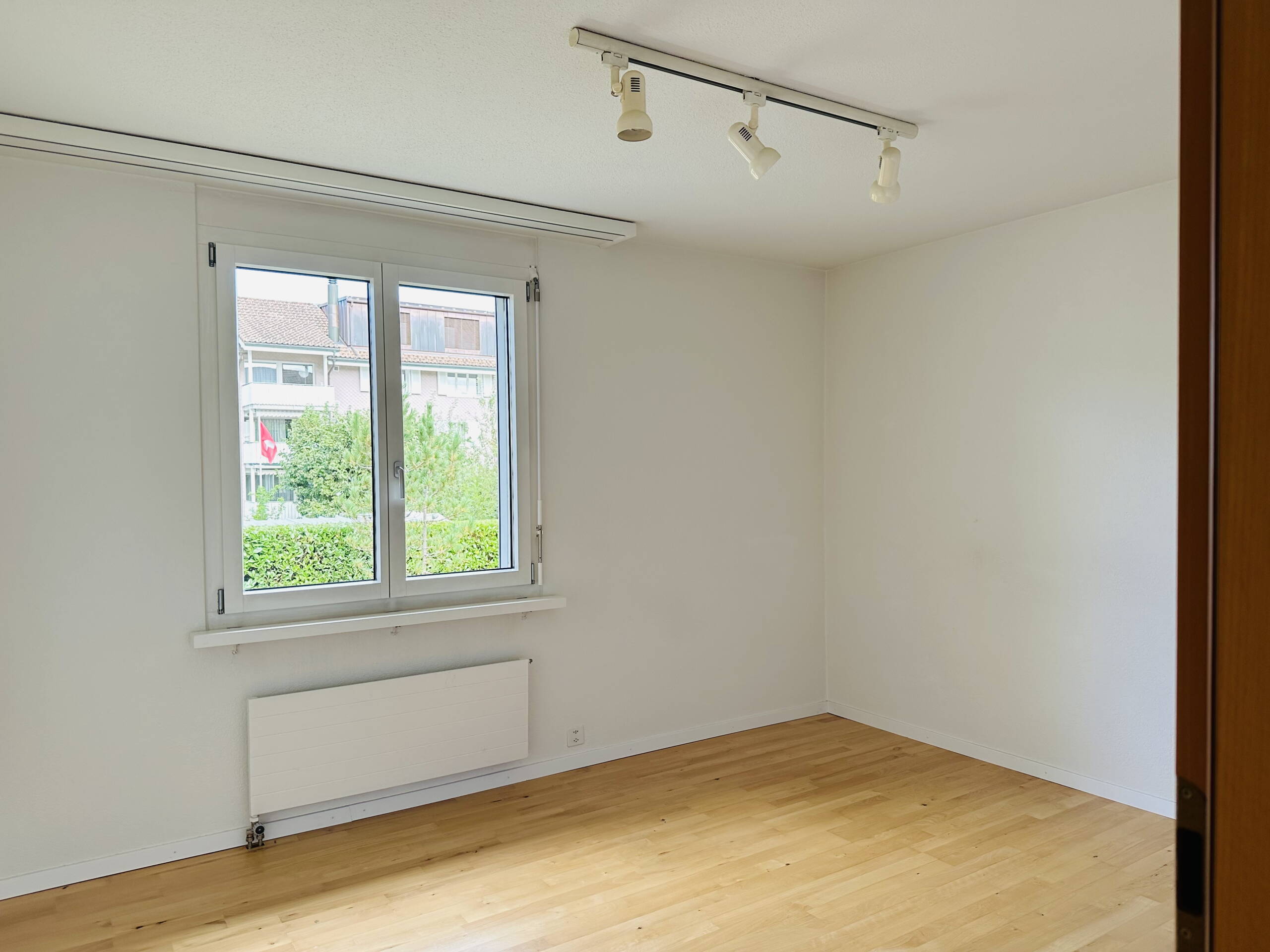 Zoom: zimmer_eg_li.jpg