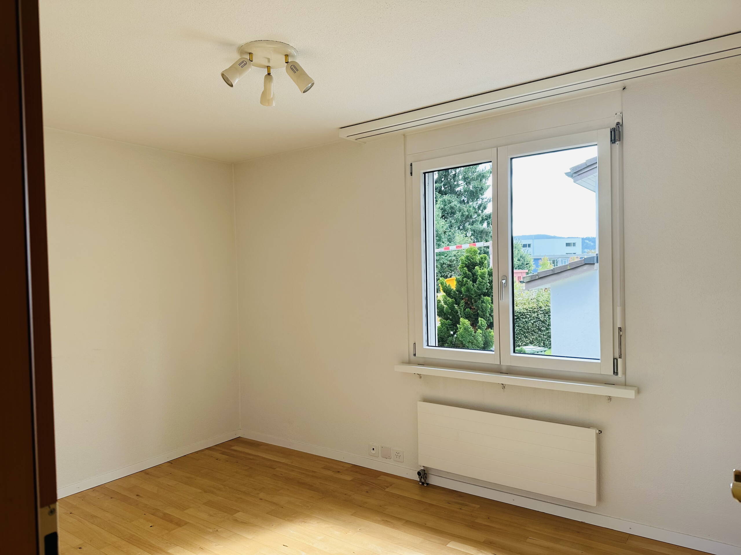 Zoom: zimmer_eg_re.jpg