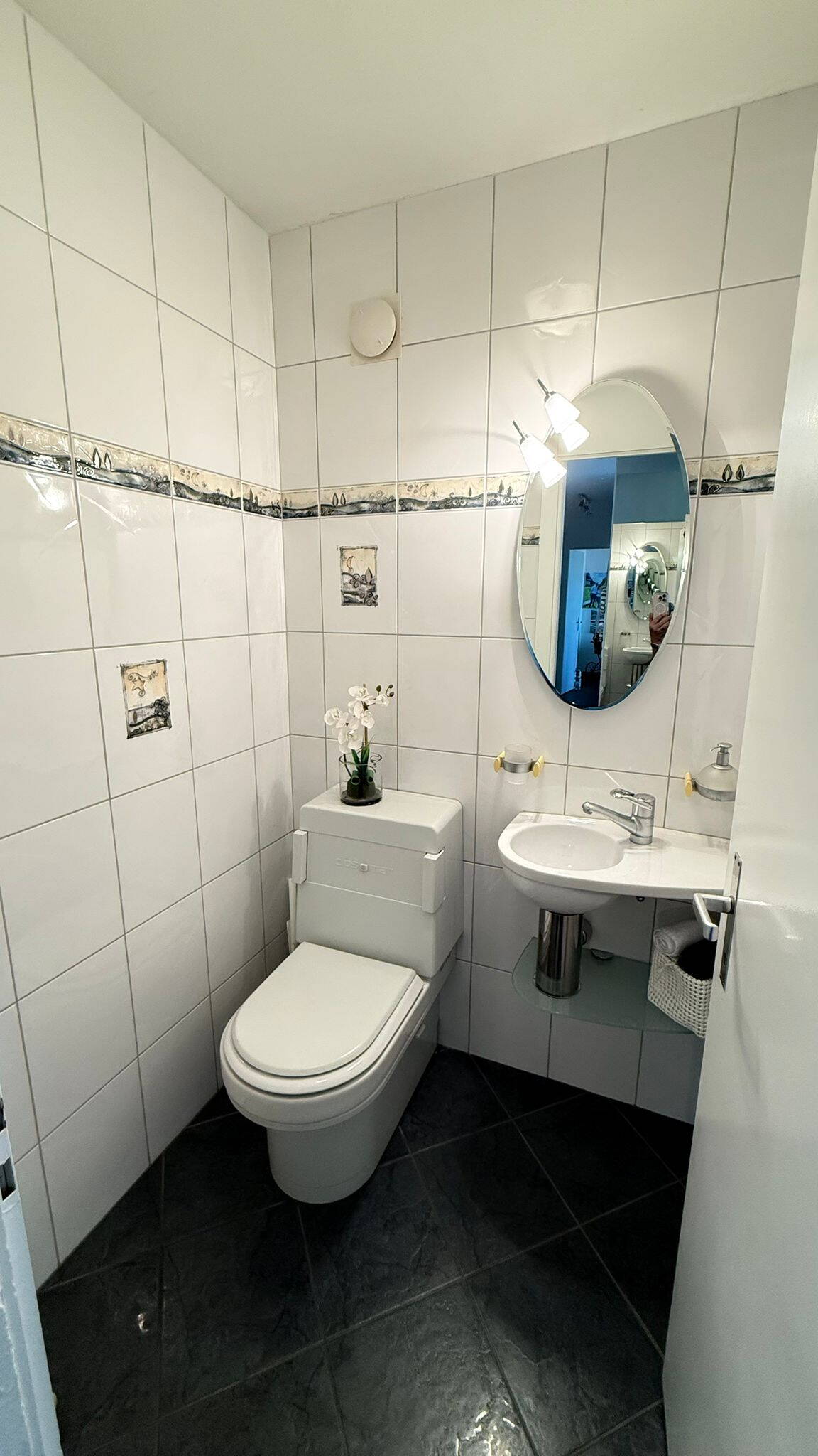 Zoom: wc.jpg