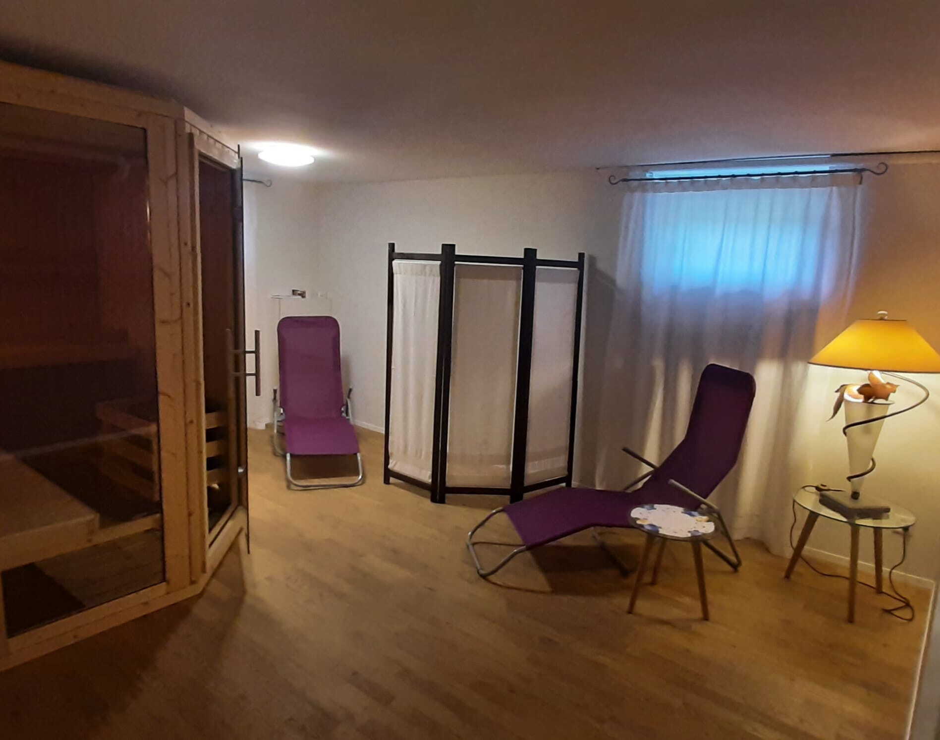 Zoom: d0cf6fa3-491f-47f2-96dd-b93b92cc8c9b.jpg